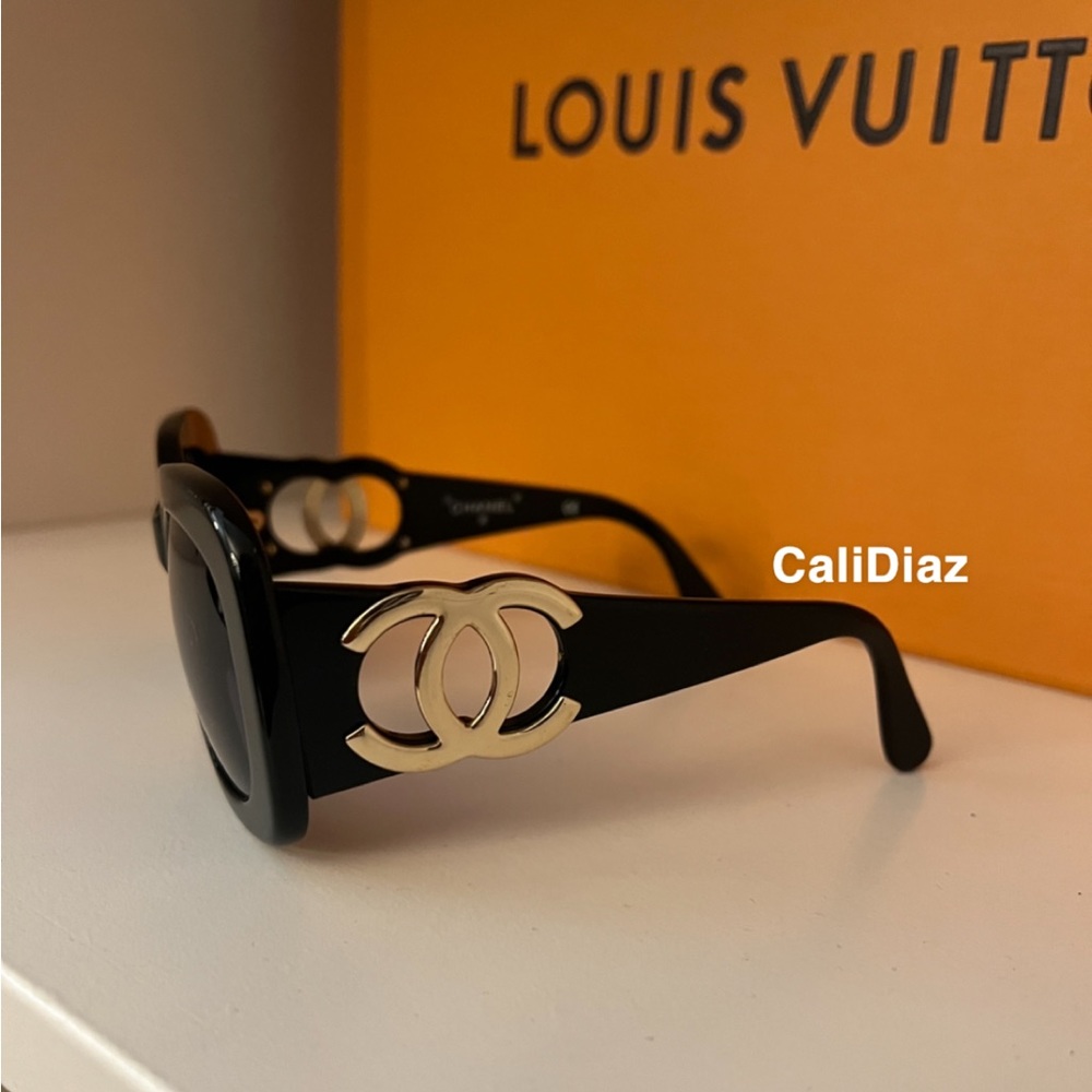 CHANEL Sunglasses - Picture 7 of 13